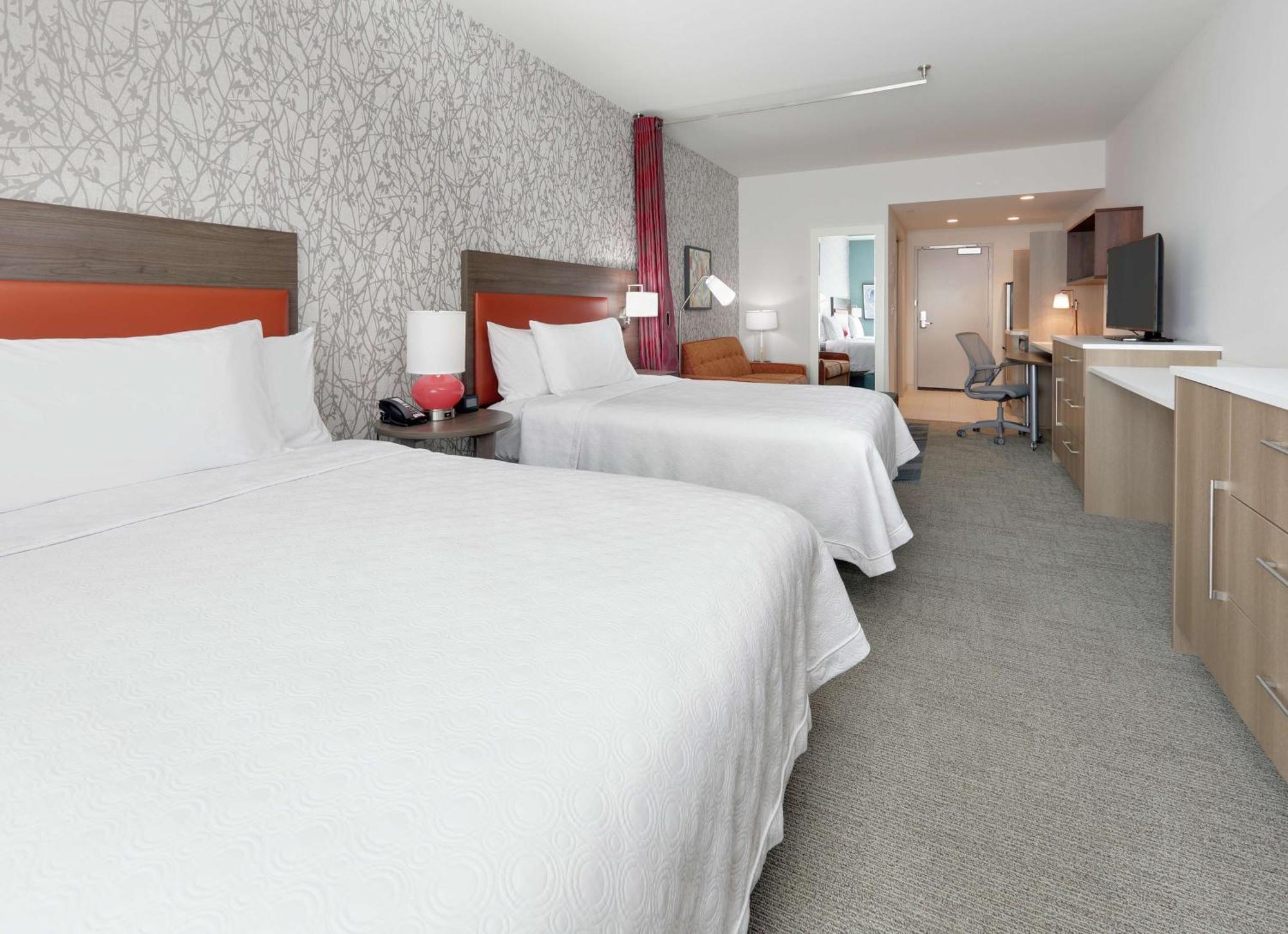 Queen Studio with Two Queen Beds - Non-Smoking